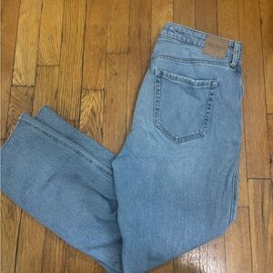 Hollister High-Rise Mom Jeans